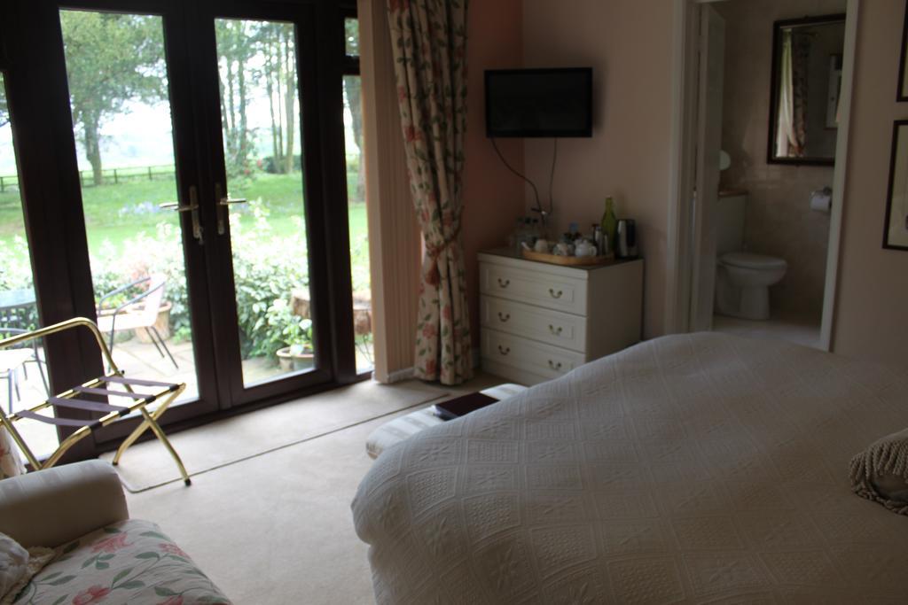 Drinkstone Park Bed And Breakfast Room photo