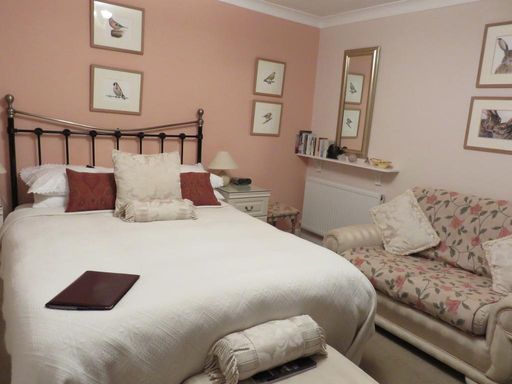 Drinkstone Park Bed And Breakfast Room photo