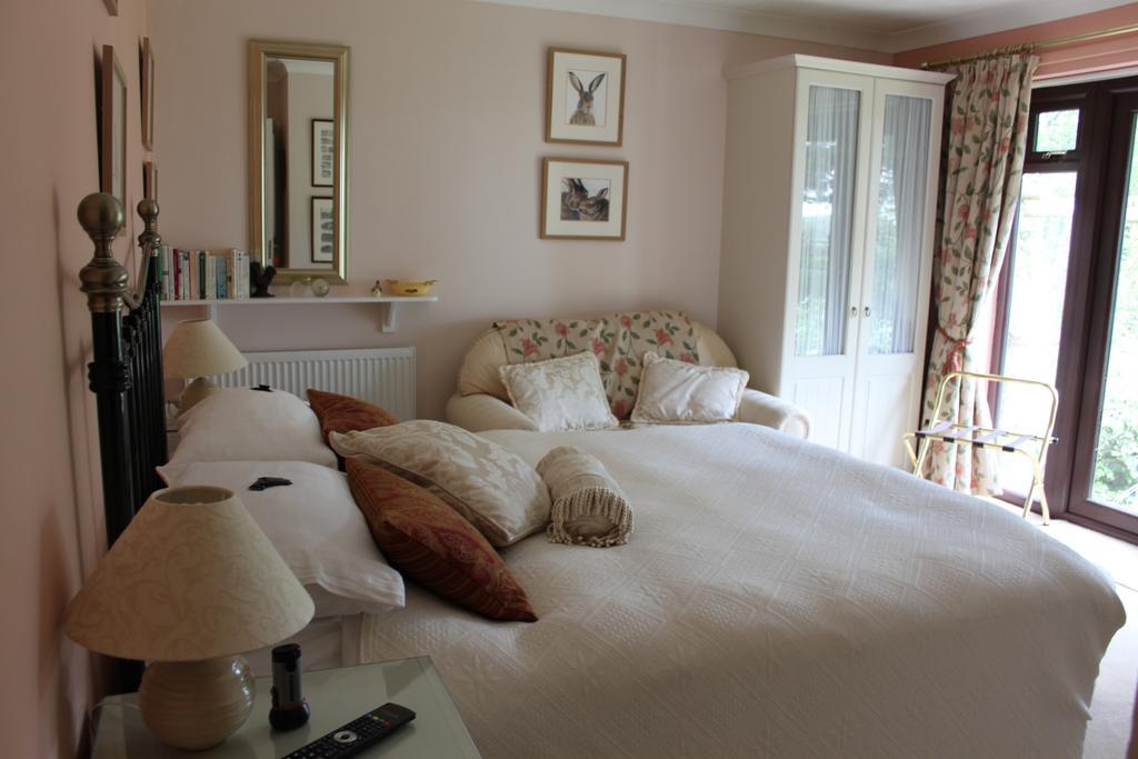 Drinkstone Park Bed And Breakfast Room photo